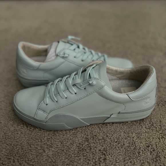 NEW DOLCE VITA Zina 360 Leather Sneakers Seafoam color 462tn - Picture 3 of 4